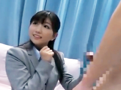 清楚な美人OLが突然差し出された童貞ちんぽに戸惑いつつも優しく筆おろし