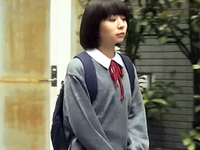 「いやぁ！入れないで‥」帰宅中のちっぱい制服JKを車で拉致って集団輪姦レイプ！